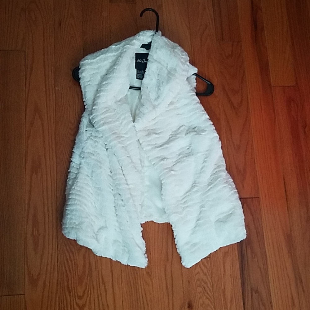 Ivory faux fur vest medium